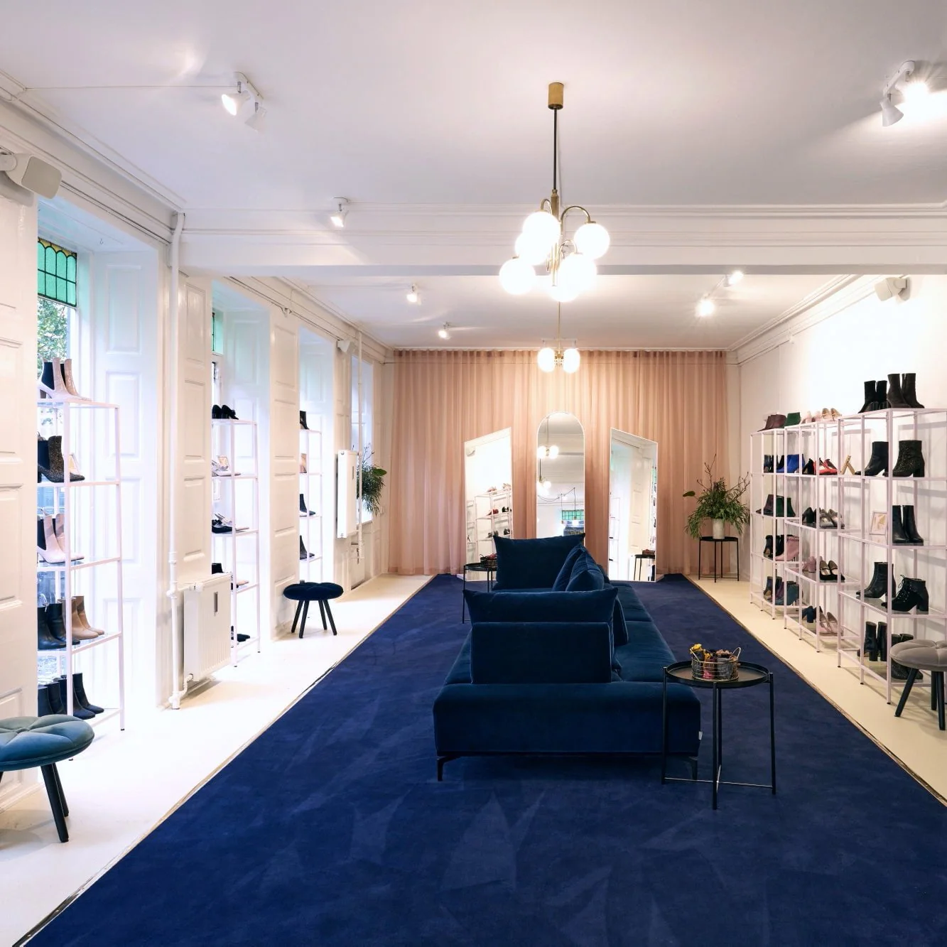 Private Shopping - Image 2