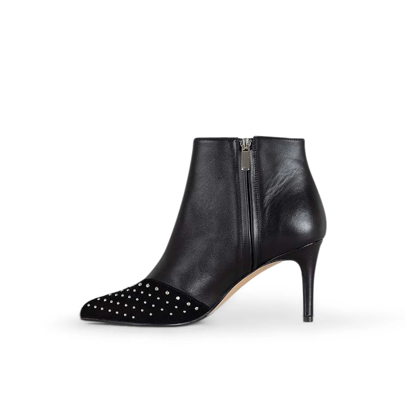 Foxy Studs Black - Image 3