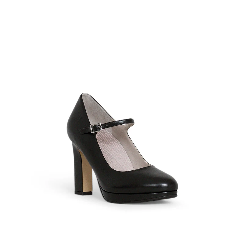 Halle Black - Image 3