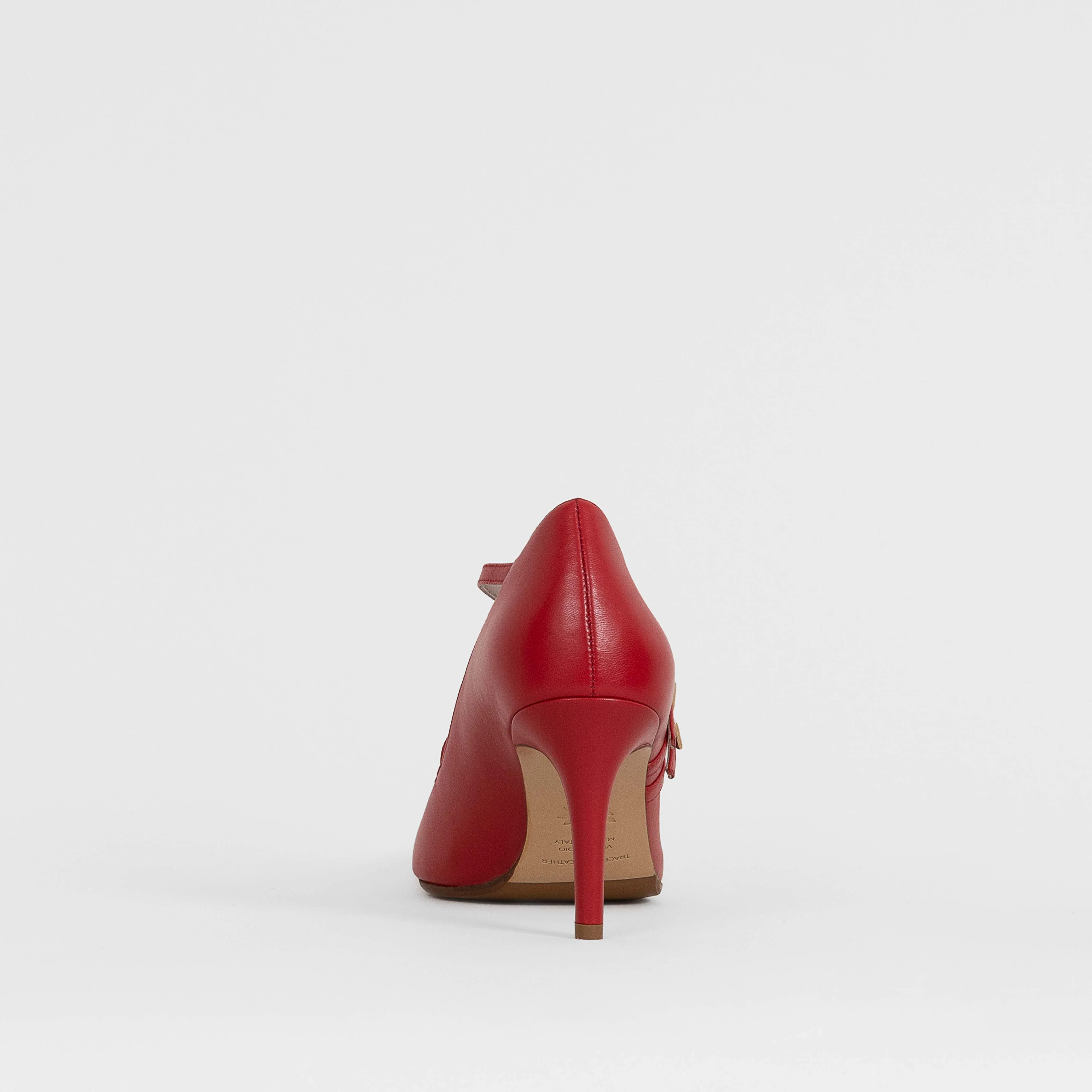 Mia Red - Image 6