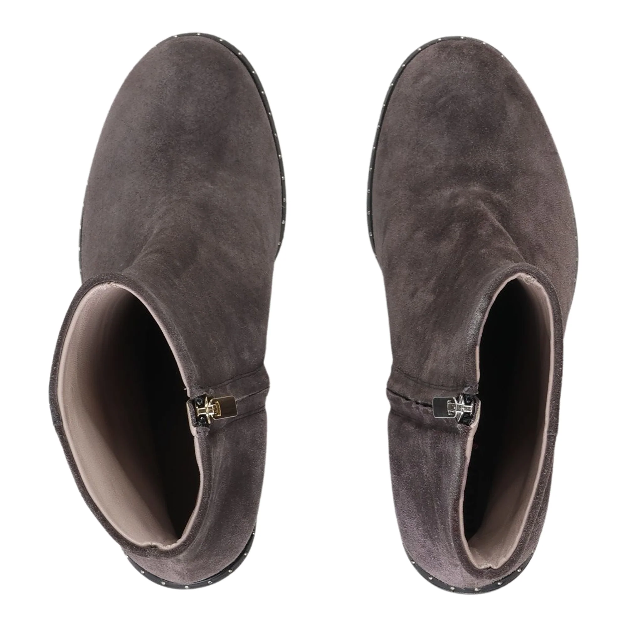 Saga Grey 38 - Image 3