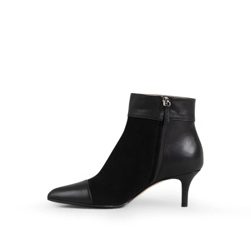 Stina Black - Image 5